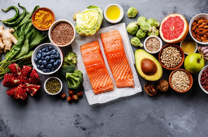 Chế độ ăn uống có tầm quan trọng như thế nào đối với bệnh nhân ung thư? Bệnh nhân ung thư nên ăn gì để đảm bảo cung cấp đủ dưỡng chất?